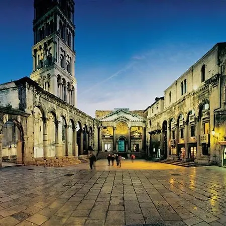Auroraa * Split